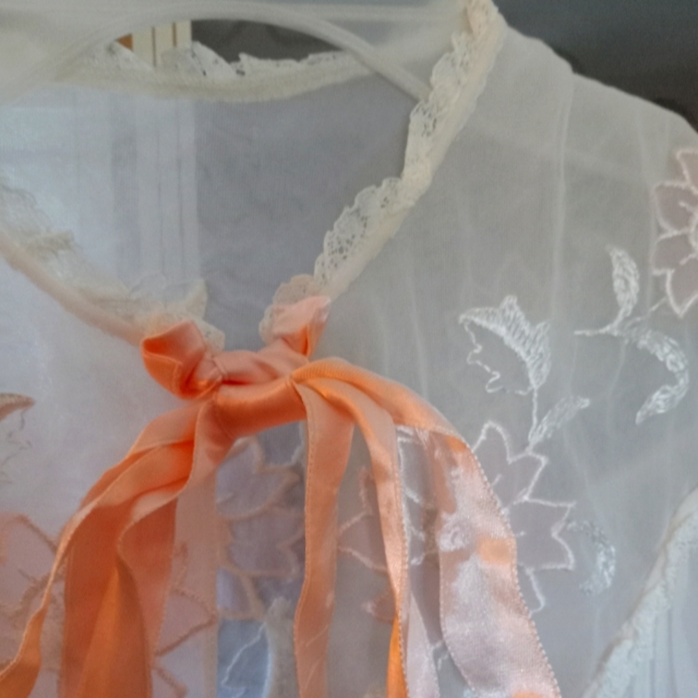 This is a sleep gown with the rope